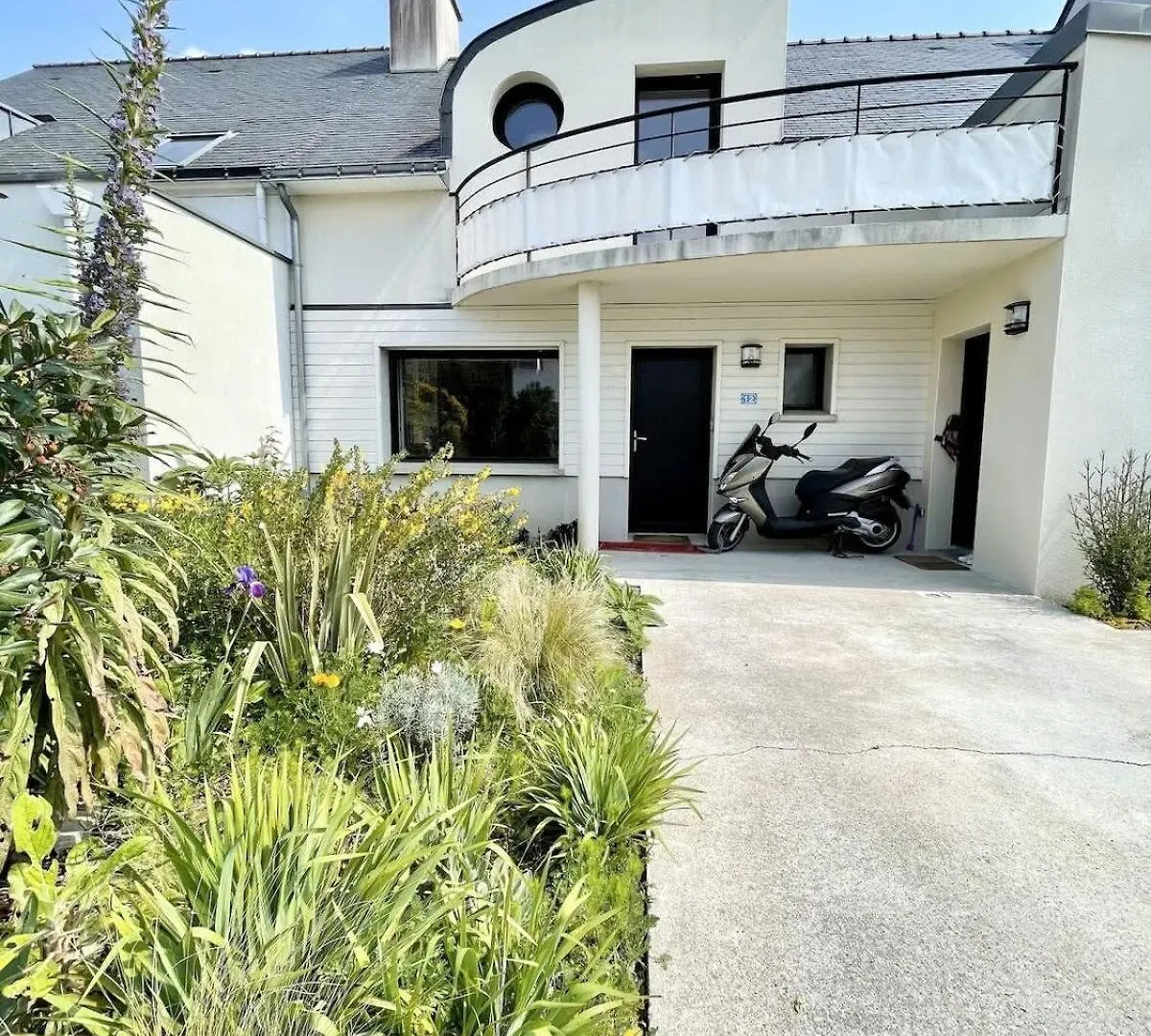 Jolie Maison Moderne A 200M Du Port De Lomener بلومور بيت للعطل