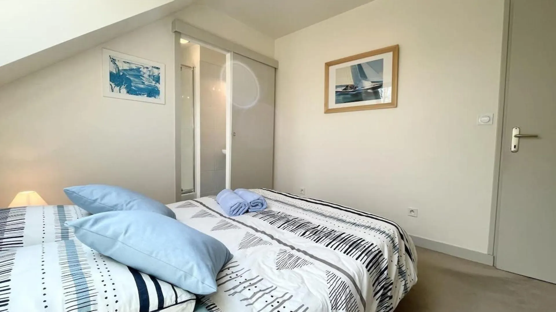 Jolie Maison Moderne A 200M Du Port De Lomener بلومور بيت للعطل